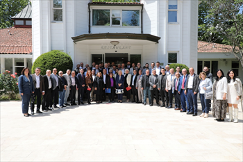 8a3580de-4ec0-44d7-8cca-884f888ec8fc.jpg